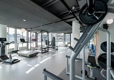 Ein grosser Trainingsbereich für eine aktive Physiotherapie.