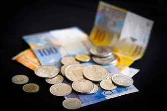 Hunderternote, Zehnernote, Franken-Münzen (Mitnahmeeffekt)