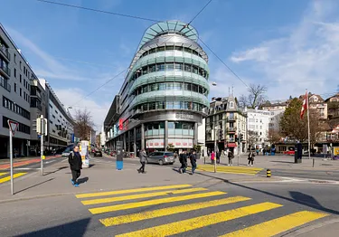 Physiozentrum Luzern Löwenplatz im SUVA-Gebäude