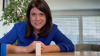 Hannah Wise explains with Lego bricks