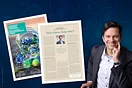 jérôme Cosandey von Avenir Suisse vor einem von ihm geschriebenen Artikel im Magazin «Schweizer Personalvorsorge»