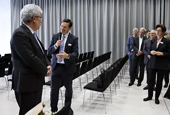 Jérôme Cosandey unterhält sich mit Michel Liès.