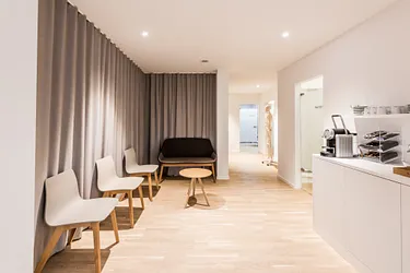 Wartebereich der Physiotherapie-Praxis PHYSIOZENTRUM Uster